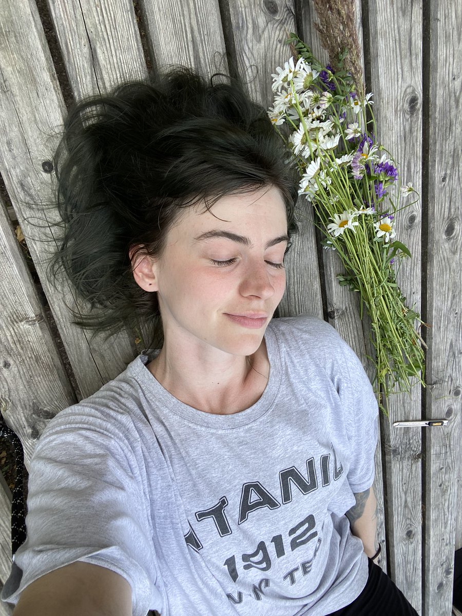 Видели этот рилс, где Иван 33 года рак в асценденте, ENFP, проектор 2/4? 

Так вот, а может лучше Ольга 33, АМГ - 8.81, ФСГ - 4.74, ЛГ - 6.29 в фолл.ф., размер Макс фолликула на 11 д.м.ц. - 17мм????