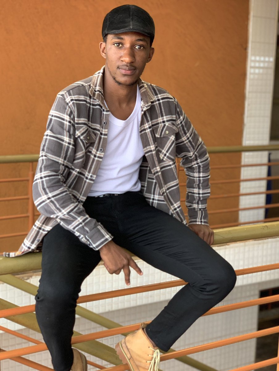 23 years ago my mum gave birth to me at nsyambya hospital

Happy birthday to me 🎂 ❤️