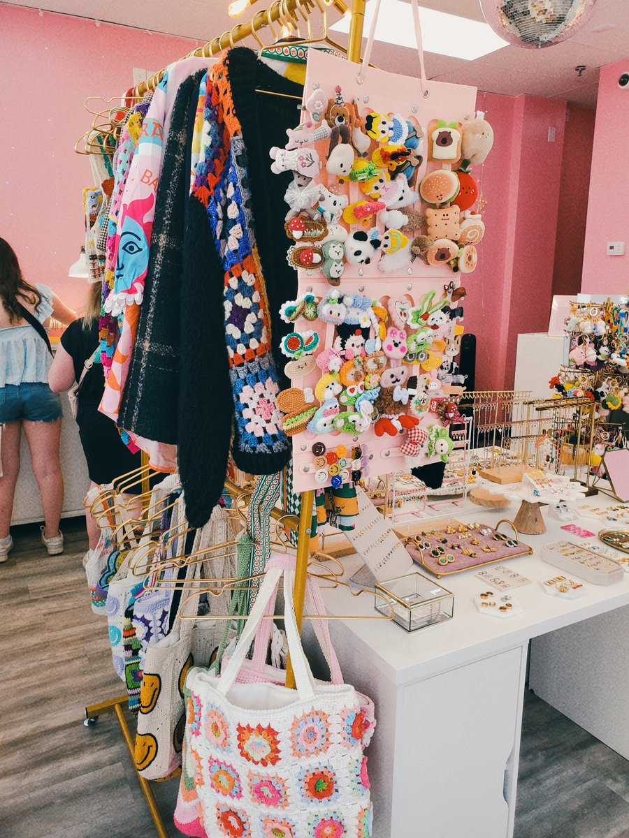 oddhauntings's tweet photo. cool shops i stopped by today https://t.co/fTjzdfuAjy