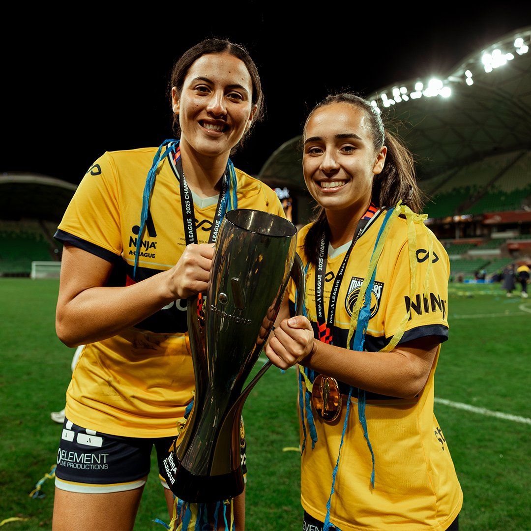 CCMariners's tweet image. Two months since that magical night in Melbourne ✨
🏆 Re-live the Grand Final here: bit.ly/4mk0tLI
#CCMFC | @aleaguewomen