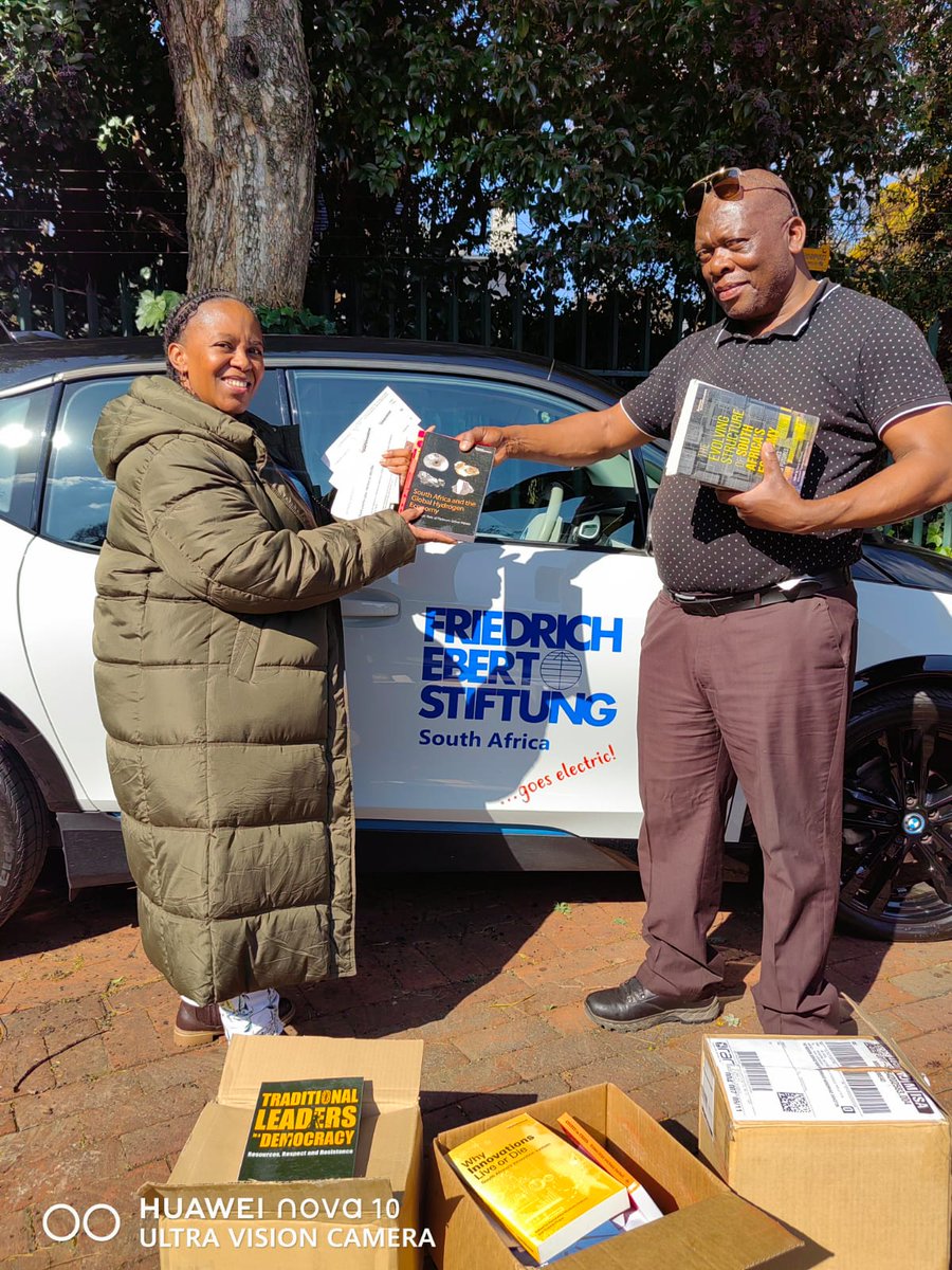 FES_SouthAfrica's tweet image. Trade unions need to renew to navigate the changing world of work(ers).
@MISTRA_SA and @FES_SouthAfrica donated books to @SAMWUnion for the establishment of the Ekurhuleni Regional Resource Center\Library.