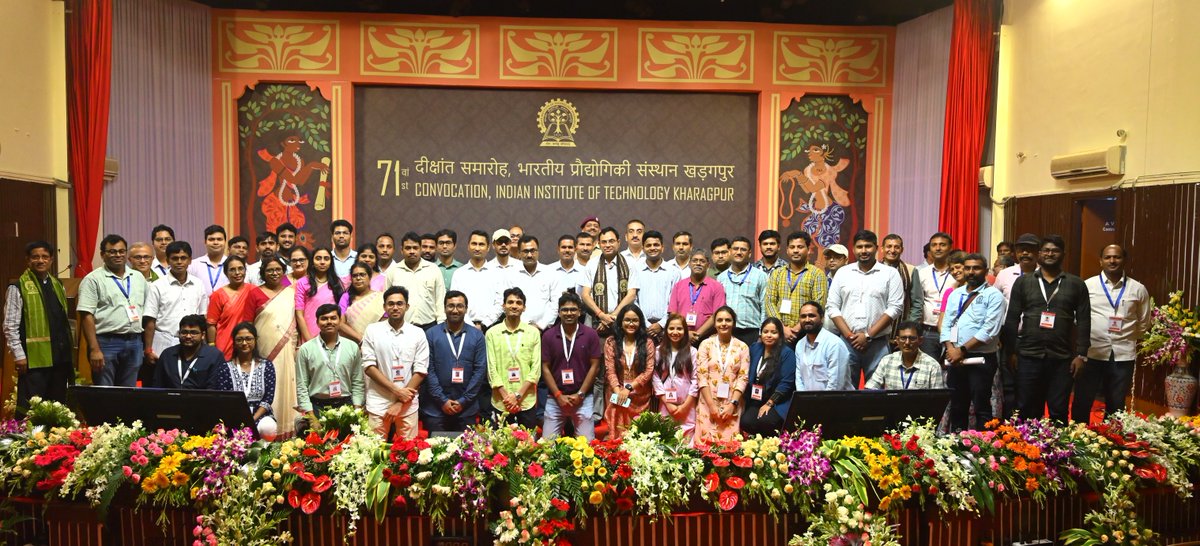 IITKgp's tweet image. As we conclude the 71st Convocation 2025,Director @iitkgp Prof. Suman Chakraborty extended heartfelt congratulations to everyone who made this milestone event possible.
Thank you,Team @IITKgp!
@dpradhanbjp @EduMinOfIndia @DrSukantaBJP
#IITKGP #Convocation2025 #KgpFamily