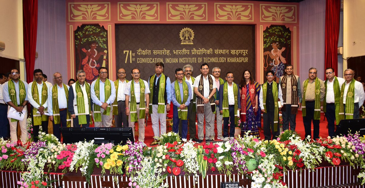 IITKgp's tweet image. As we conclude the 71st Convocation 2025,Director @iitkgp Prof. Suman Chakraborty extended heartfelt congratulations to everyone who made this milestone event possible.
Thank you,Team @IITKgp!
@dpradhanbjp @EduMinOfIndia @DrSukantaBJP
#IITKGP #Convocation2025 #KgpFamily