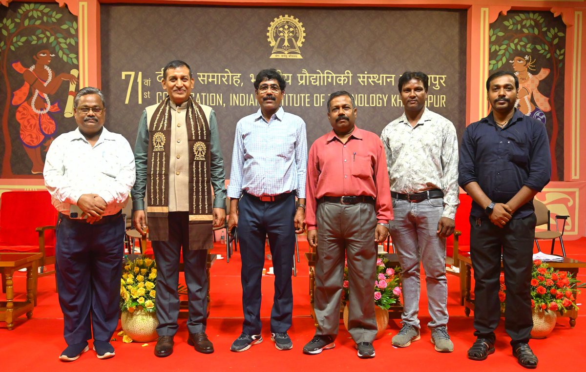 IITKgp's tweet image. As we conclude the 71st Convocation 2025,Director @iitkgp Prof. Suman Chakraborty extended heartfelt congratulations to everyone who made this milestone event possible.
Thank you,Team @IITKgp!
@dpradhanbjp @EduMinOfIndia @DrSukantaBJP
#IITKGP #Convocation2025 #KgpFamily