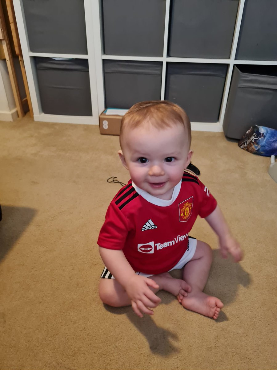 Look at this little munchkin, it's one of many kits I've bought him before anyone else bought him one from an opposing team 😁❤️🇾🇪