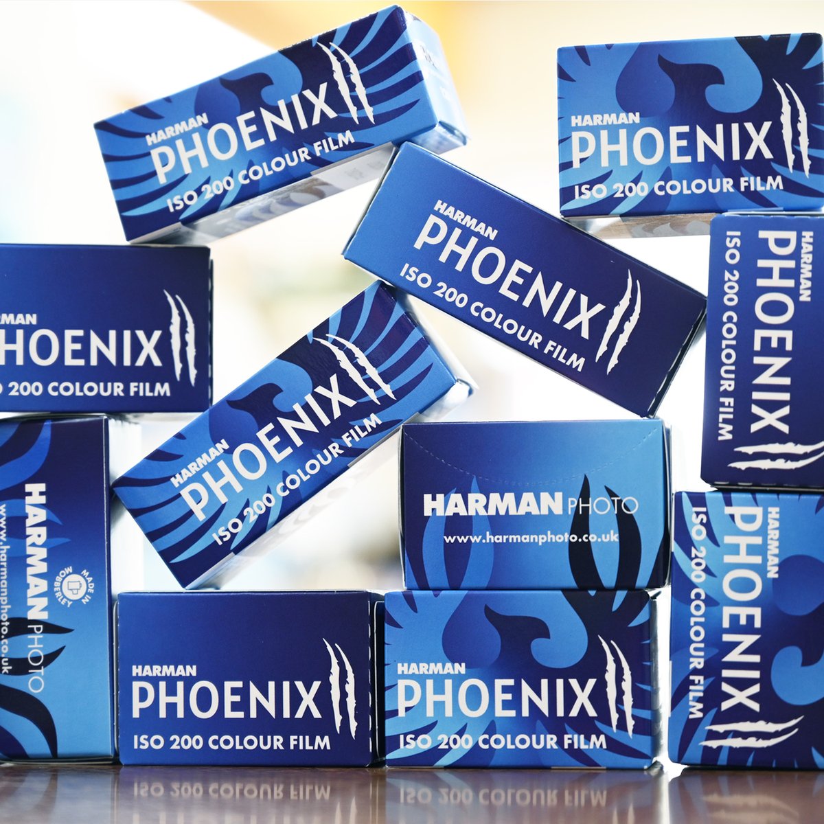 champcamera's tweet photo. #PhoenixII200 by #青葉台 店
#ハーマン より待望のフェニックスシリーズ第二弾!
『Phoenix II 200』35ミリ&120入荷いたしました~!
コンストラストと粒状性に磨きがかかり、より繊細な表現が出来るように…!
#Phoenix200 と比較してみるのも面白そうですネ…👀✨
https://t.co/MoSeYZ1Bun https://t.co/tlH7Af5VvH