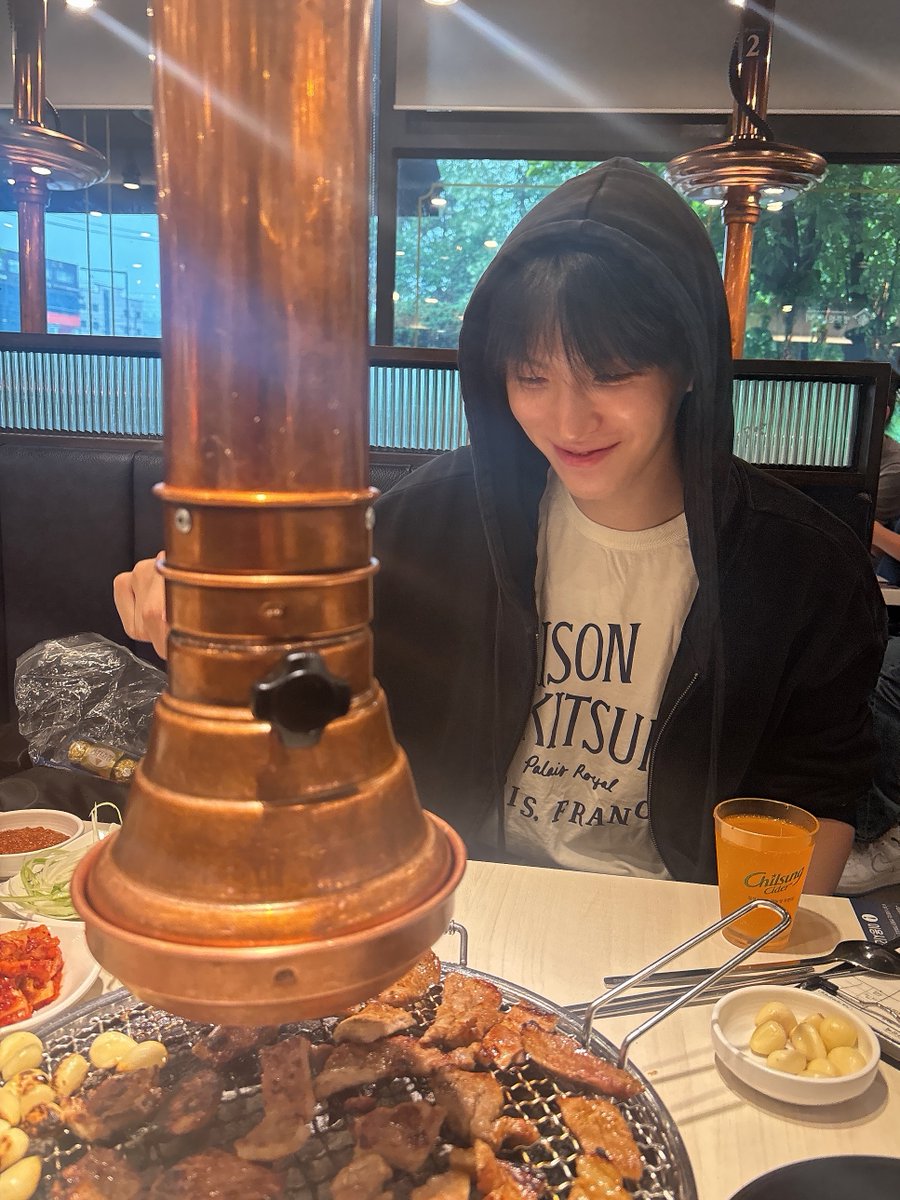 DKB_BRAVE's tweet image. 양 : 양쪽 볼에 웃음꽃이 피어나는 울 형 생일 축하해요〜
희 : 희망 가득하고 긍정적이고 언제나 빛나는 사람 그게 바로
찬 : 찬란하게 세상을 비추는 양스타⭐️
생일은 더욱 빛나고 행복한 날이 됐으면 좋겠어요

#유쿠 #YUKU #다크비 #DKB
#HAPPY_HEECHAN_DAY