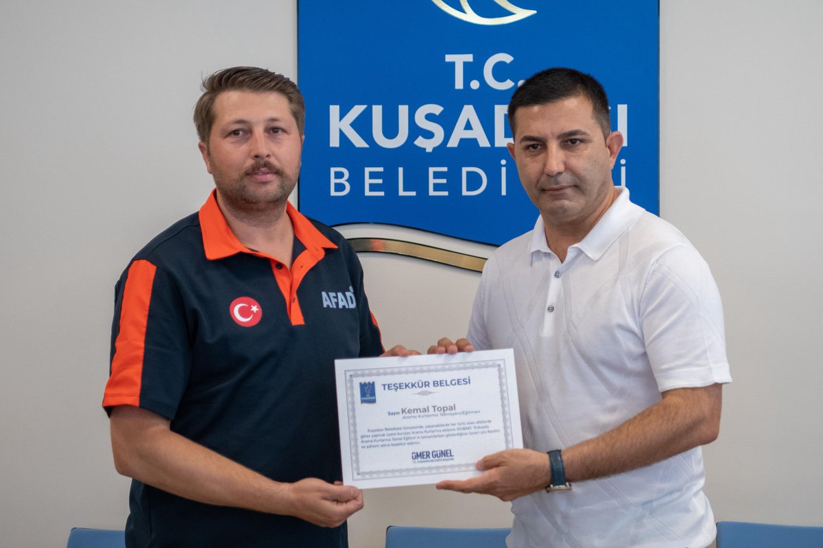 Eğitmenlerimiz tarafından Kuşadası Belediyesi Arama Kurtarma Ekibi’ne Enkazda Temel Arama Kurtarma Eğitimi verildi.

Eğitim sonrasında  Kuşadası Belediye Başkanı Sayın Ömer Günel tarafından eğitime katkı sunan müdürümüz ve personellerimize teşekkür belgeleri takdim edildi.