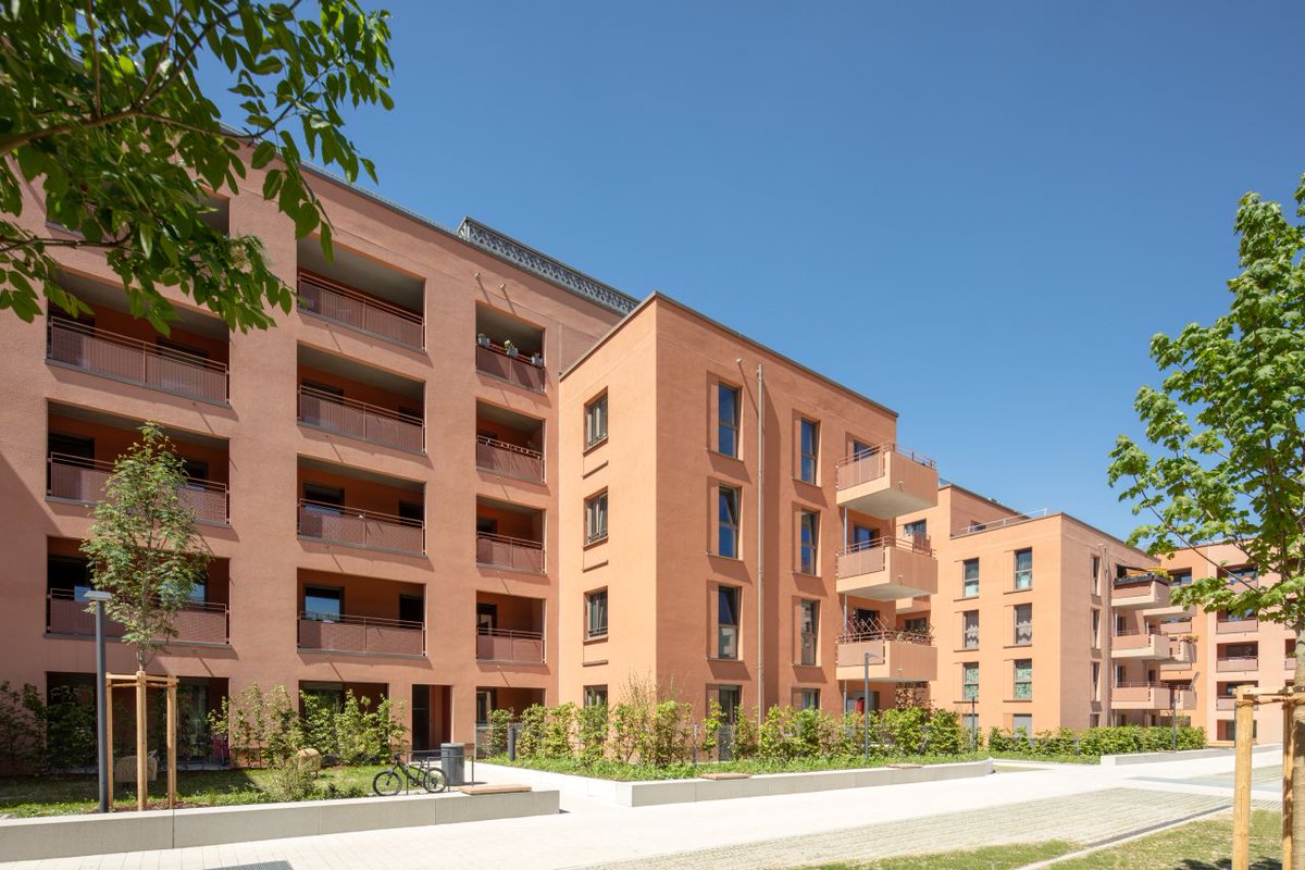 glassonweb's tweet photo. ✨ Glas Trösch Brings Light 💡 and Efficiency ⚙️ to Freiham WA 16 in Munich 🏙️ https://t.co/Z9TWv4AYbu
Pictures: @ Oliver Heissner
@Glas_Troesch
#GlasTroesch #GreenforGenerations #ArchitecturalGlass #ResidentialArchitecture #SolarControl #ThermalInsulation #GlassDesign https://t.co/byfHN9uJN0