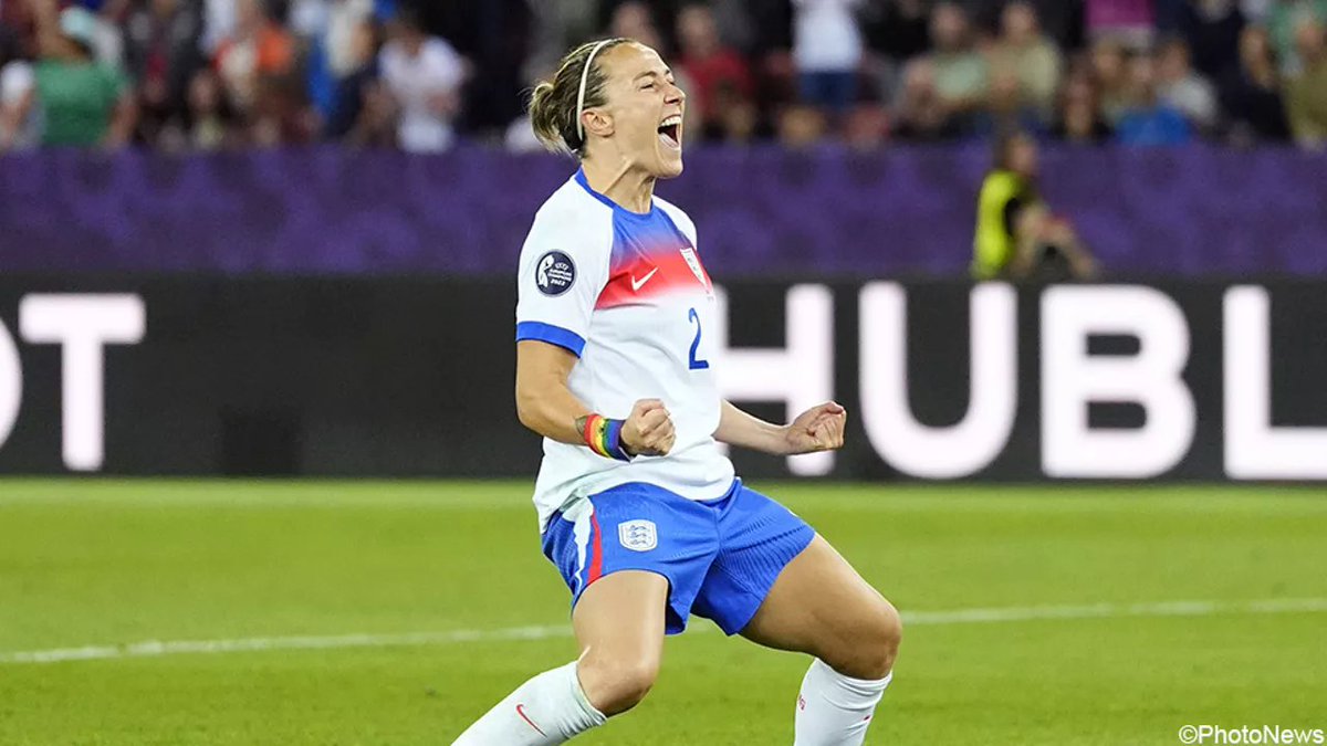 sporza's tweet photo. Lucie Bronze is de Engelse heldin op EK: "Het was niet mooi, maar het bracht ons ronde verder" #ZWEENG #WEURO2025 
https://t.co/5YfvvlHKtg https://t.co/cQUm8MUcUk