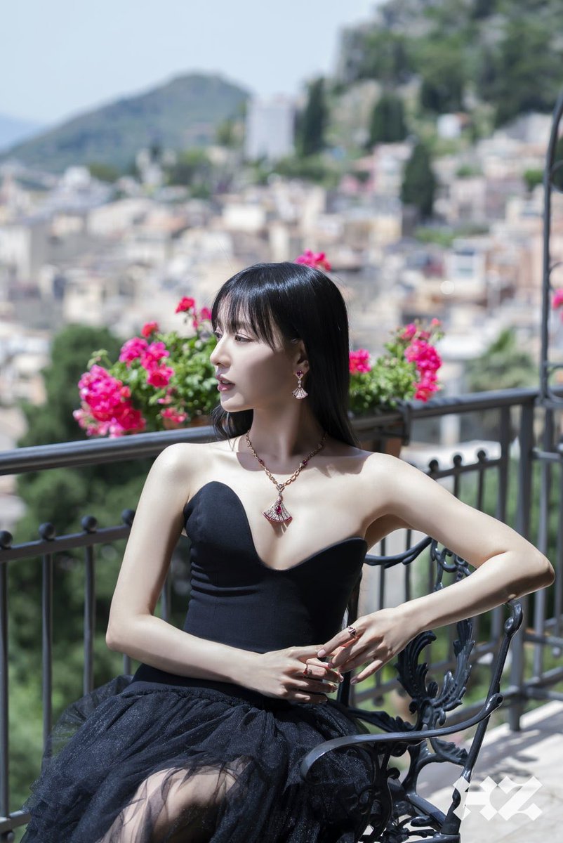 _ahrha's tweet image. 와 진짜 귀하게 자란 막내공주가틈….