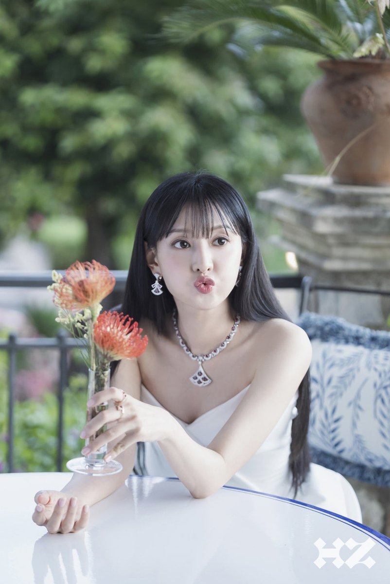 _ahrha's tweet image. 와 진짜 귀하게 자란 막내공주가틈….