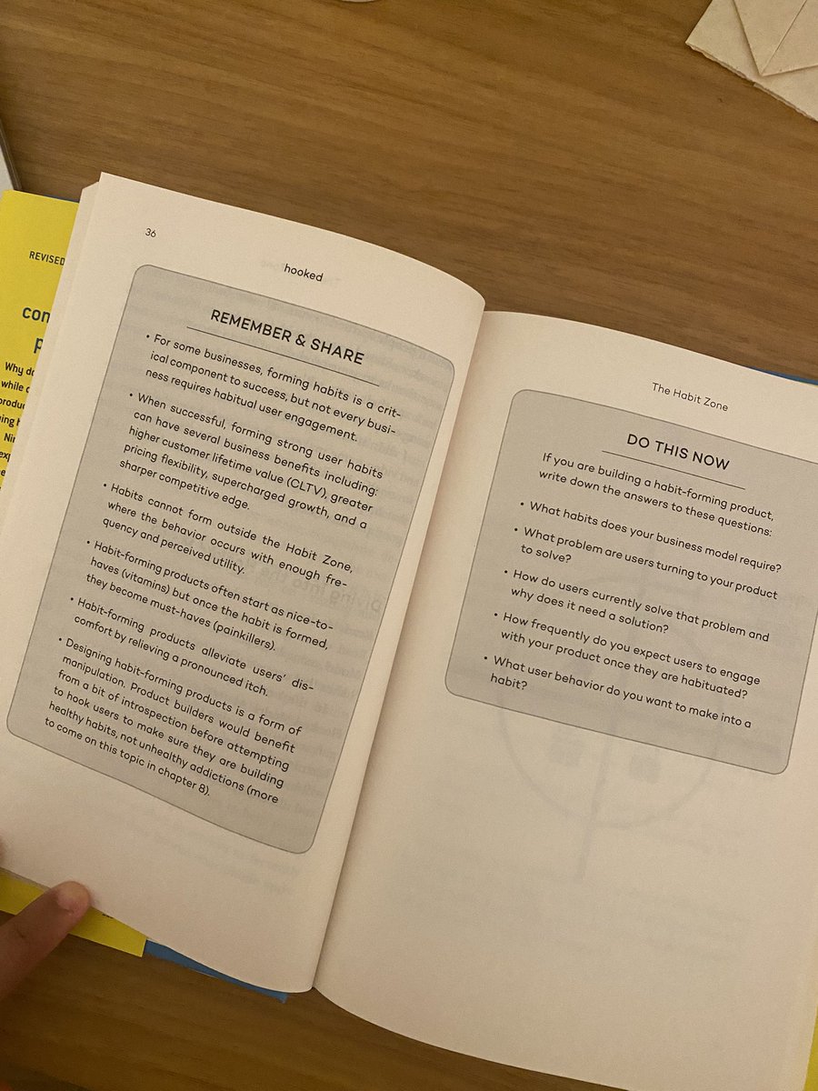 theriddhigupta's tweet image. this is THE BEST THING that i’ve seen in any book. teach readers the theory, give a summary of the key points, and when it’s a fresh read, help them figure out how to apply it in their business. INSANE!