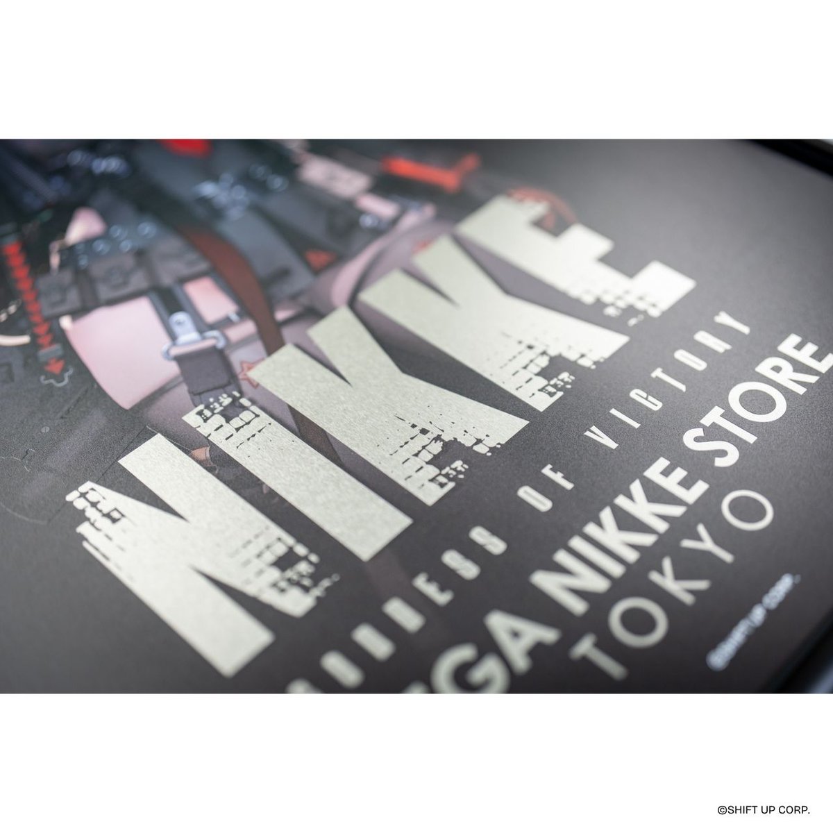 MEGANIKKESTORE's tweet image. 【メガニケストアオンライン】
◤MEGA NIKKE STORE ONLINE 限定受注生産◢
\📣ˎˊ-スタッフ一押しアイテム🙌/
MEGA NIKKE STORE TOKYO の入口のデコレーションとして親しまれている看板イラストより6種類がメタルポスターに!…