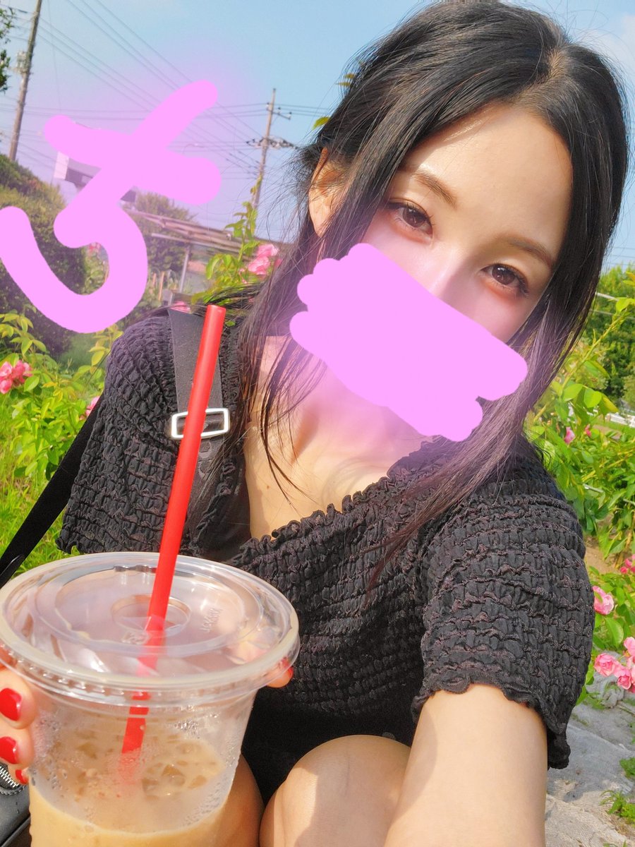 keepsmilingvvv's tweet image. チャイミルクティー美味しい🎵🎵😸

暑いよ～💦
