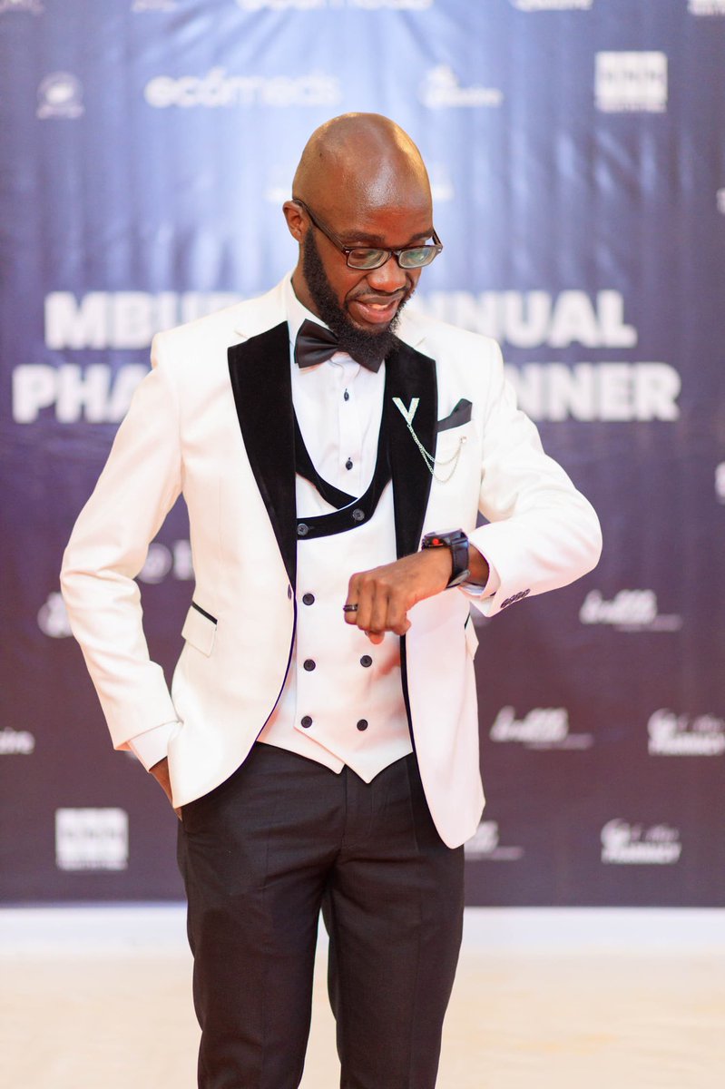 Mupsamak's tweet image. Happy birthday chairman of @makdebateunion
Today we celebrate @KingArthurAk a mental health advocate and seasoned speaker, alias
THE STANDARD API🦾
Blessings in the new age🎂