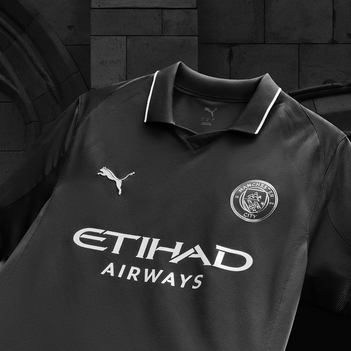 cityreport_'s tweet image. 𝘽𝙍𝙀𝘼𝙆𝙄𝙉𝙂: #ManCity have dropped their 25/26 away kit. ◼️◽️
🛍️ SHOP NOW: kitbag.evyy.net/xk41AR