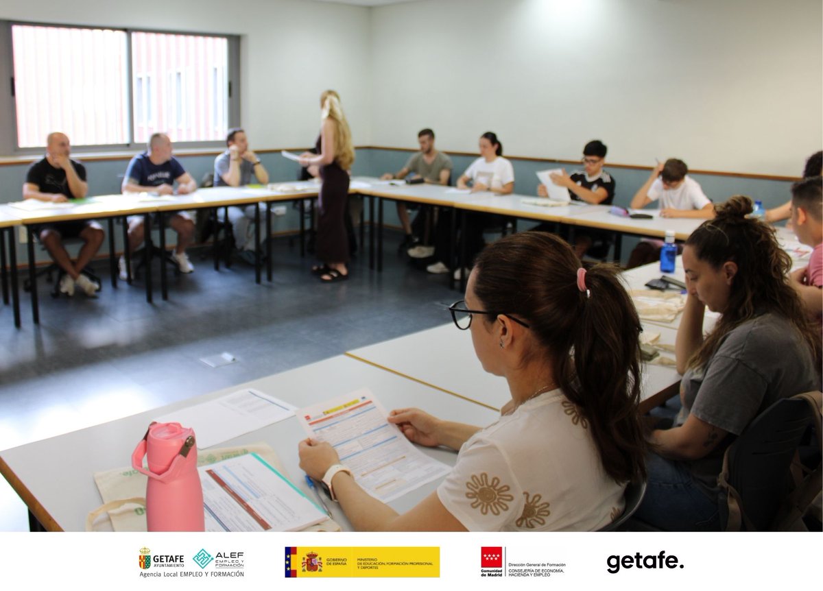 alefgetafe's tweet image. ✈️🔧¡Comienza el curso de Montaje de estructuras e instalación de sistemas y equipos de aeronaves!

Un total de 15 personas (9 hombres y 6 mujeres) han iniciado el camino hacia el Certificado de Profesionalidad FMEA0111, con 500 horas lectivas y 80 horas de prácticas en empresas.…