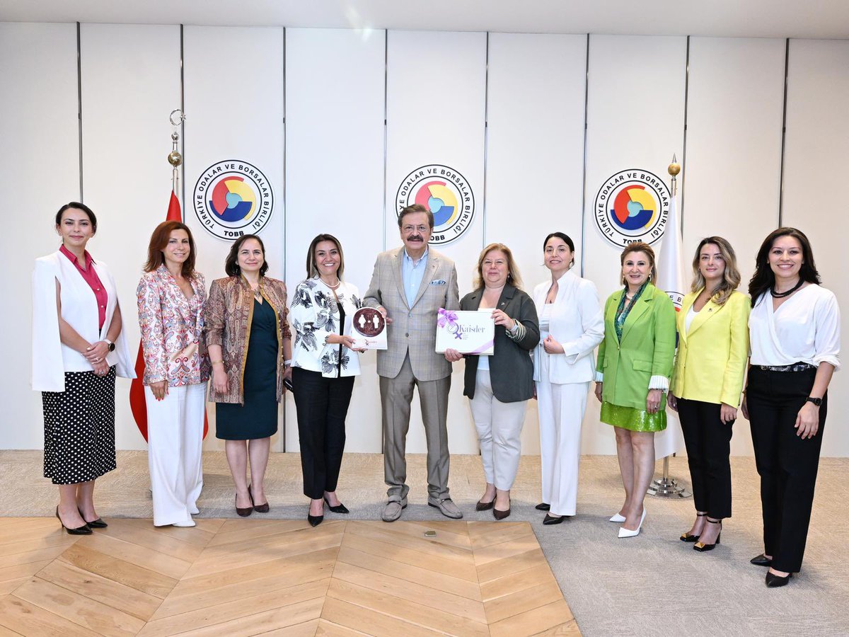 Yönetim Kurulu Başkanımız Mehlika Gider ve Yönetim Kurulu üyelerimiz ile Türkiye Odalar ve Borsalar Birliği Başkanı Sn. Rıfat Hisarcıklıoğlu’na önemli bir ziyaret gerçekleştirdik. 
<a href="/RHisarciklioglu/">Rifat Hisarcıklıoğlu</a> 
<a href="/TOBBiletisim/">TOBB</a> 
#KadınGirişimci #TOBB #Kadınİstihdamı #İşBirliği #EkonomikKalkınma