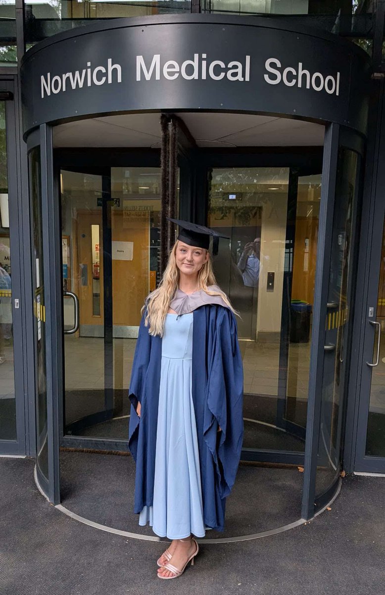 Lucy Kent graduated from medical school yesterday after being inspired by her cardiologist Dr Michael Rigby and surgeon Mr Olivier Ghez who treated Lucy at Royal Brompton Hospital after she was diagnosed with a heart condition at eight years old. She is now officially Dr Kent! 💙