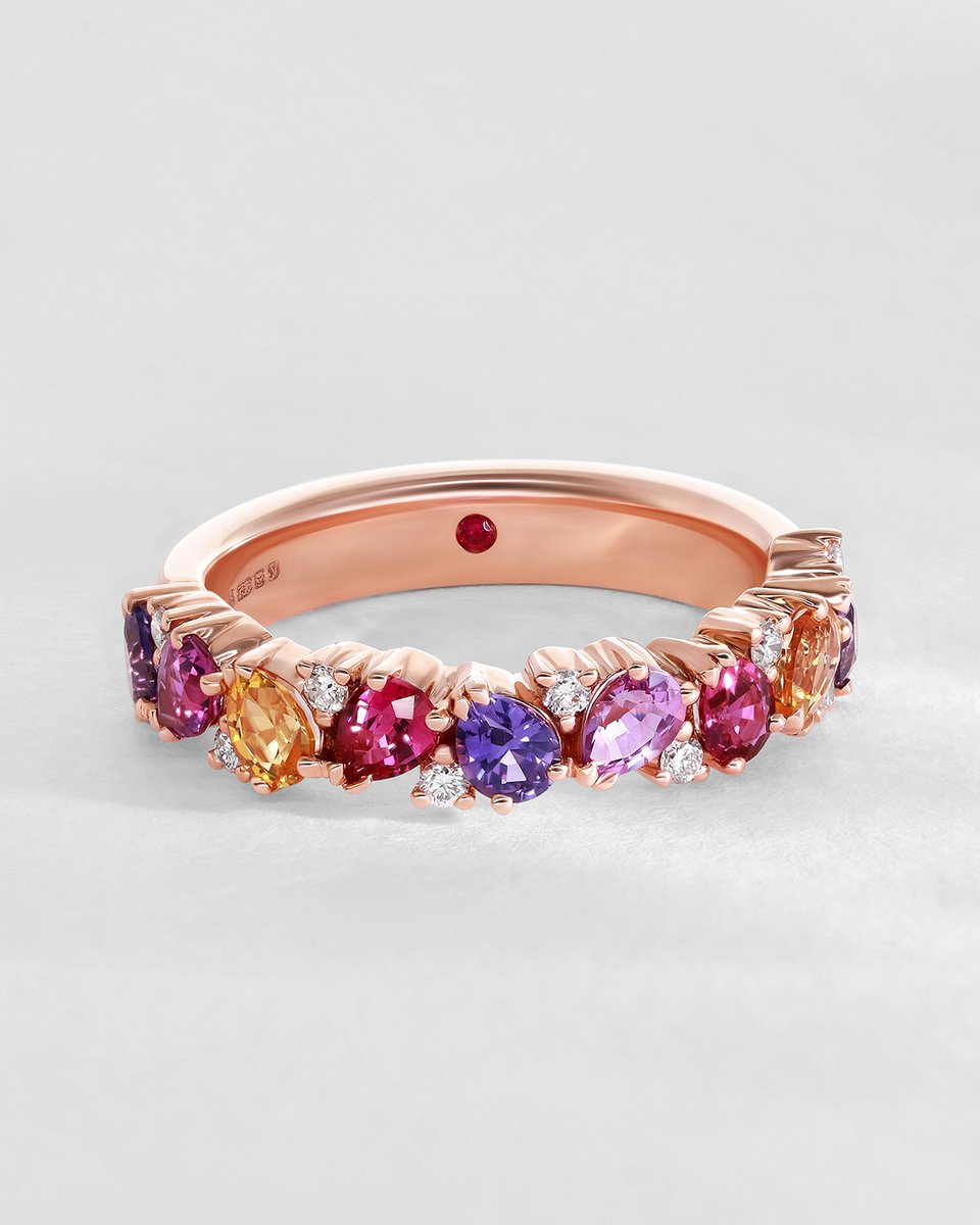 The Wonder ring is a celebration of colour and vibrancy. This version sees the combination of sapphires and rubies create a warm tone, set in romantic rose gold. With so much charm and sparkle, we're feeling all warm and wonderful inside 💜💗🧡

 #sapphirejewellery