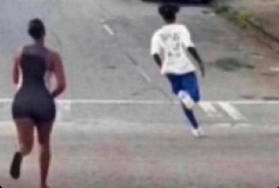 OnlyAdomati's tweet image. Fiona chasing lematia out of Ayivu west. 😂. They have reached around Onduparaka trading center 😃