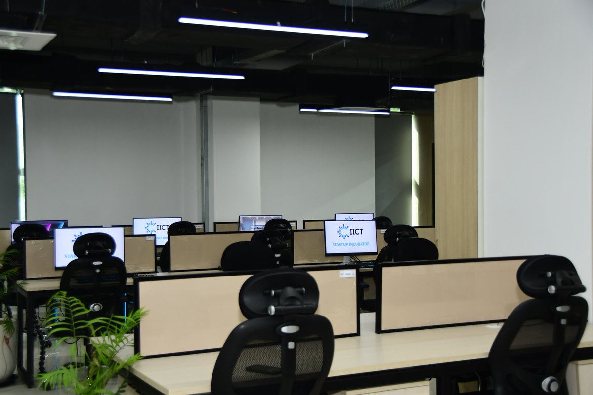 PIBMumbai's tweet image. Chief Minister of Maharashtra @Dev_Fadnavis and Union Minister for Information &amp;amp; Broadcasting, Railways and Electronics &amp;amp; IT @AshwiniVaishnaw inaugurated the classrooms and administrative complex of the Indian Institute of Creative Technologies (#IICT) at @nfdcindia Complex, in…