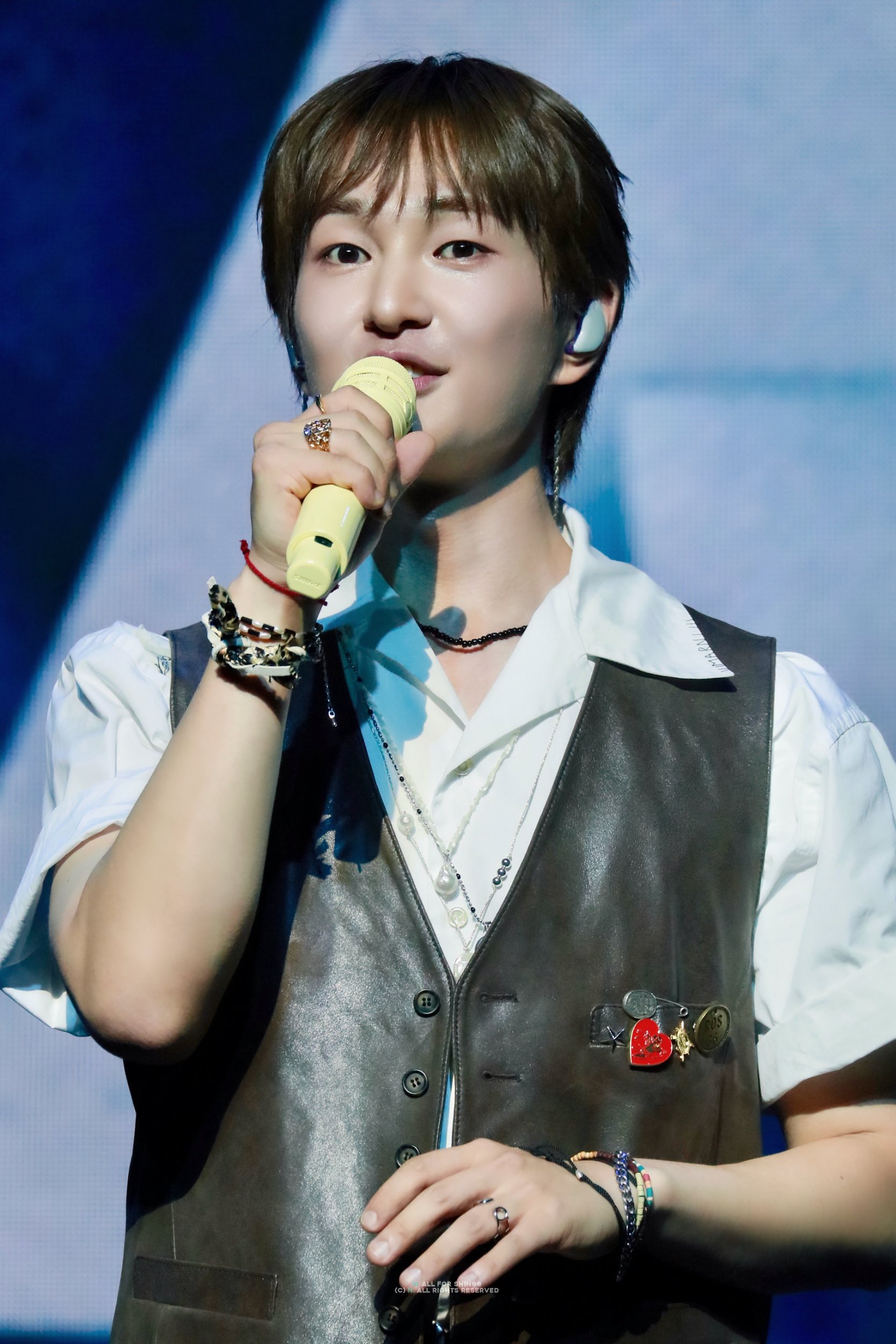 最終価格　出品数少ない SHINee ONEW ユニフォーム おまけ付き 最終価格 出品数少ない SHINee ONEW ユニフォーム おまけ付き