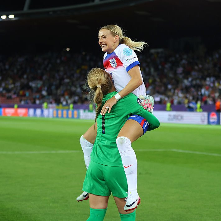 EnglandFootball's tweet image. Pressure, what pressure?
@chloekelly was made for the moment! 🌟