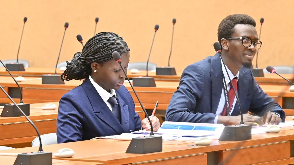 SwissPeaceHR's tweet image. On #MandelaDay, aspiring young #HumanRights lawyers from around the🌍gather in Geneva for the Nelson Mandela World Human Rights Moot, supported by @SwissPeaceHR🇨🇭
Best of luck to all teams! 🕊️
@CHR_HumanRights
