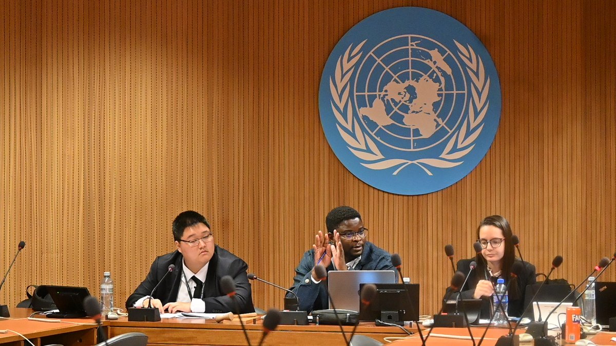 SwissPeaceHR's tweet image. On #MandelaDay, aspiring young #HumanRights lawyers from around the🌍gather in Geneva for the Nelson Mandela World Human Rights Moot, supported by @SwissPeaceHR🇨🇭
Best of luck to all teams! 🕊️
@CHR_HumanRights