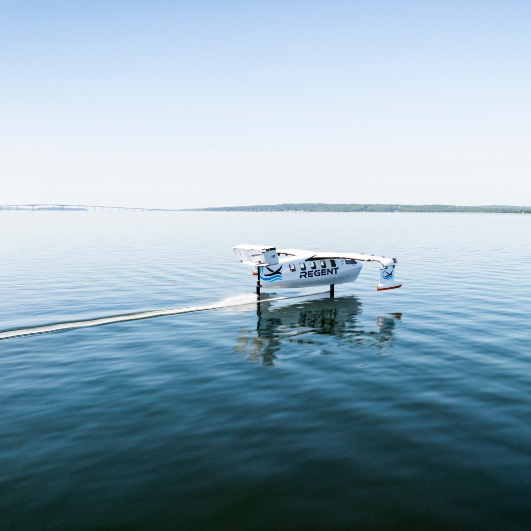 regentcraft's tweet image. Foiling Fridays at @regentcraft 🏄🌊Our full-scale Seaglider prototype is practicing her moves up on hydrofoils in Narragansett Bay — a major milestone on our path toward flight later this summer.