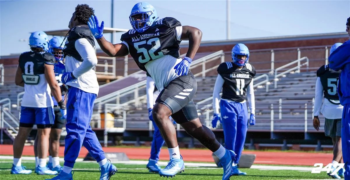 ttjharden8's tweet image. It’s decision day for 4-star DL Valdin Sone.
Sone, a 6-foot-3, 316-pound defensive lineman from Sweden, will decide between #Florida, Georgia, Nebraska and Auburn.
Here’s what’s made Florida a finalist, and where trends are currently favoring.
➡️: 247sports.com/college/florid… (VIP)