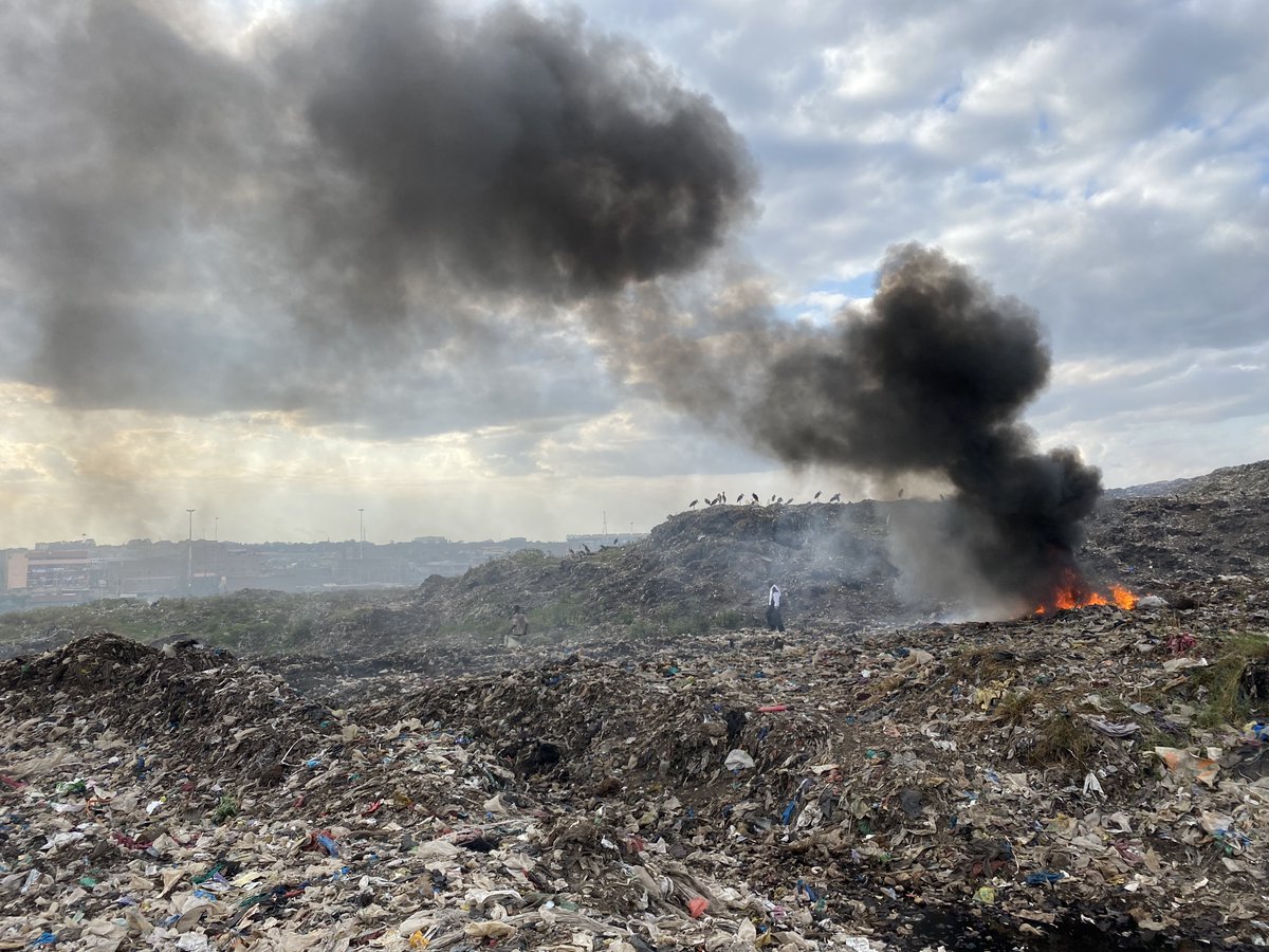 RAEngGlobal's tweet image. #AMCEN40 urges member states to end open burning by implementing newly endorsed roadmap for transformative action. Find out how our growing #EngineeringX collaboration with @lr_foundation and partners across Africa is helping eliminate open waste burning in Africa by 2040:…