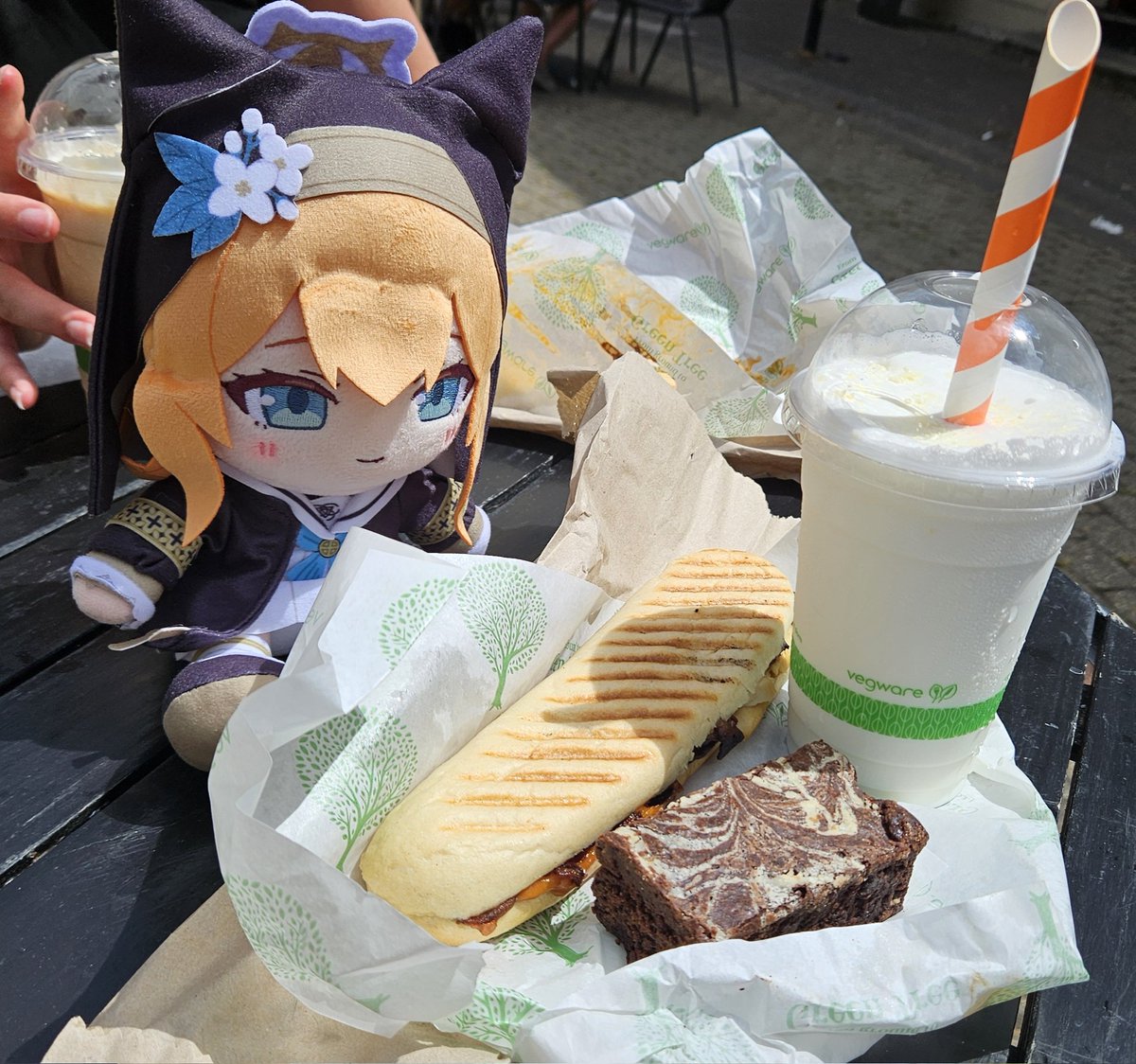 new minion first meal 😼⛪️