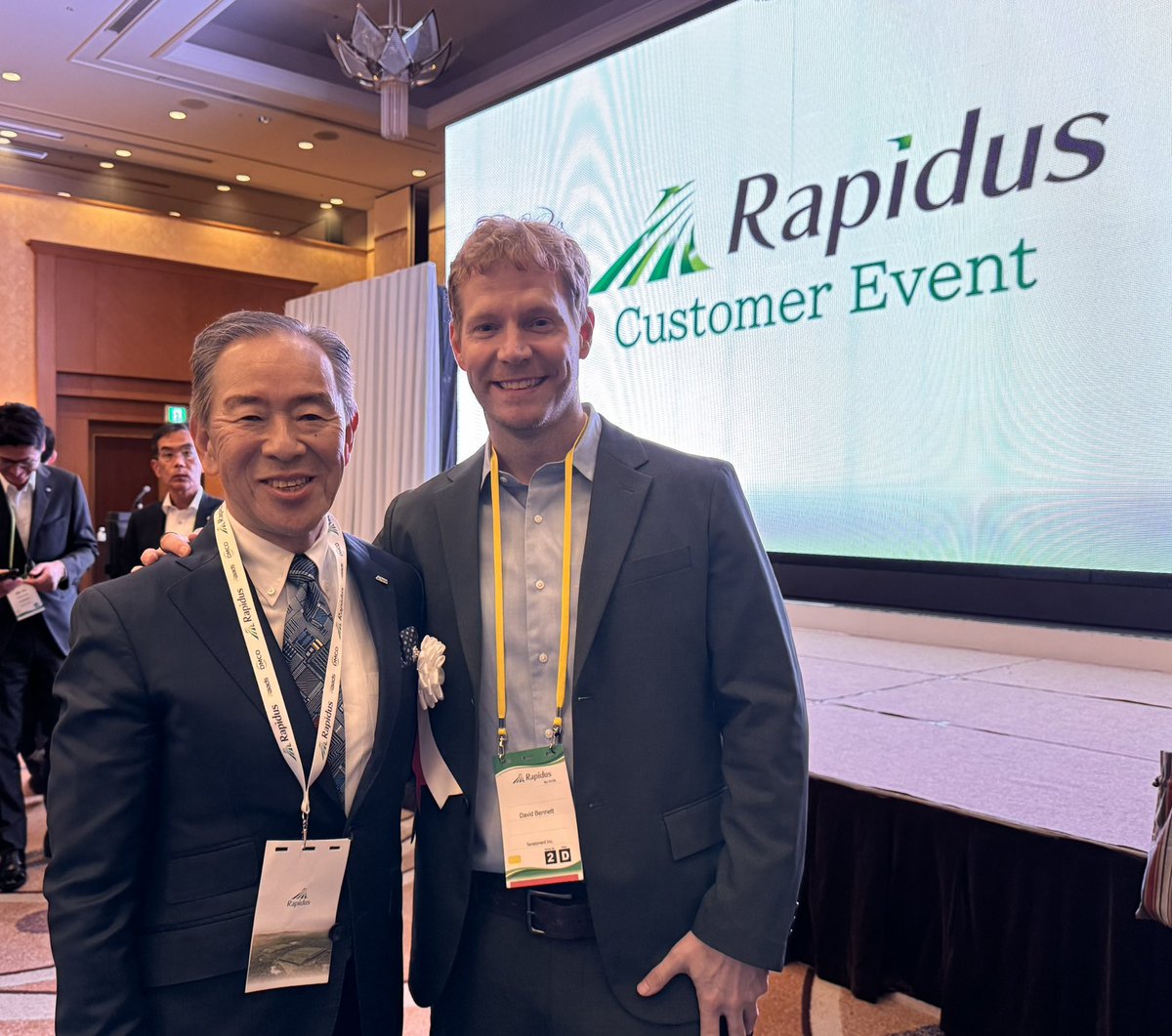 DavidBennett__'s tweet image. Congratulations to our good friends & partners at Rapidus Corporation.
It was an honour to be in Chitose, Hokkaido 🇯🇵 today at IIM-1 and to see their first 2nm wafer in person.
The world needs healthy competition in the bleeding edge of semiconductors.
(Same in AI vs Nvidia!)