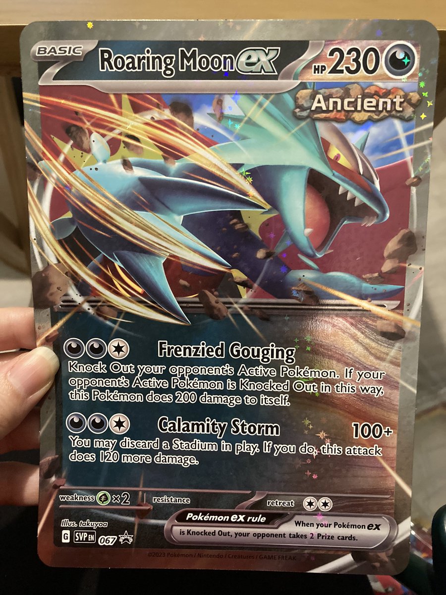 retrokrazy's tweet image. A few days ago I treated myself to a Roaring Moon EX collection box as I hadn’t opened #Pokemon packs in a while. I got 2 illustration rares which was really cool. 😀 One was #Tropius, the other #Garbodor. 😊 I love the jumbo #RoaringMoon card.
#PokemonTCG #PokemonScarletViolet
