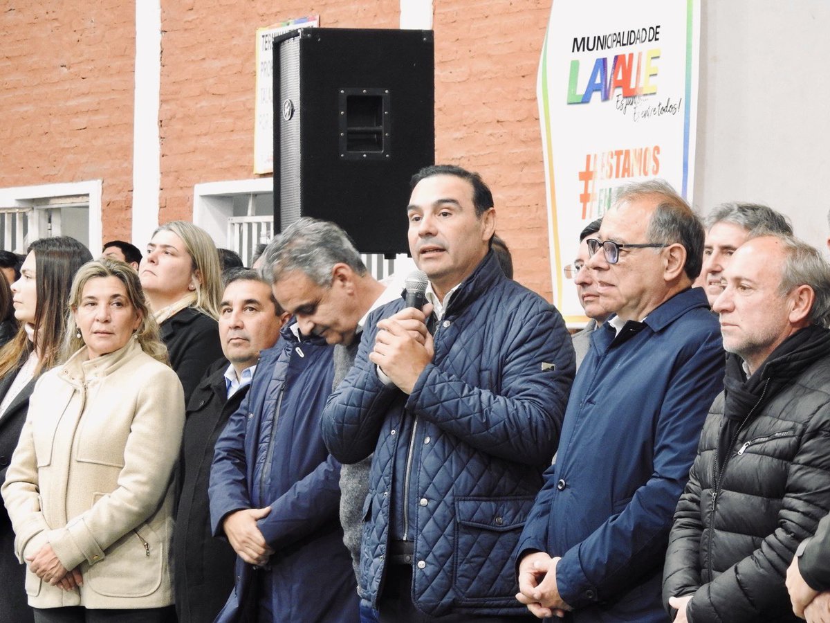 alfrevallejosok's tweet image. ¡Lavalle sigue creciendo! 🙌🏻
Acompañamos la inauguración de nuevas obras que transforman la vida de los vecinos y vecinas:
✅ Infraestructura.
✅ Espacios públicos.
✅ Servicios que mejoran el día a día.
¡Corrientes tiene futuro! 💪🏼