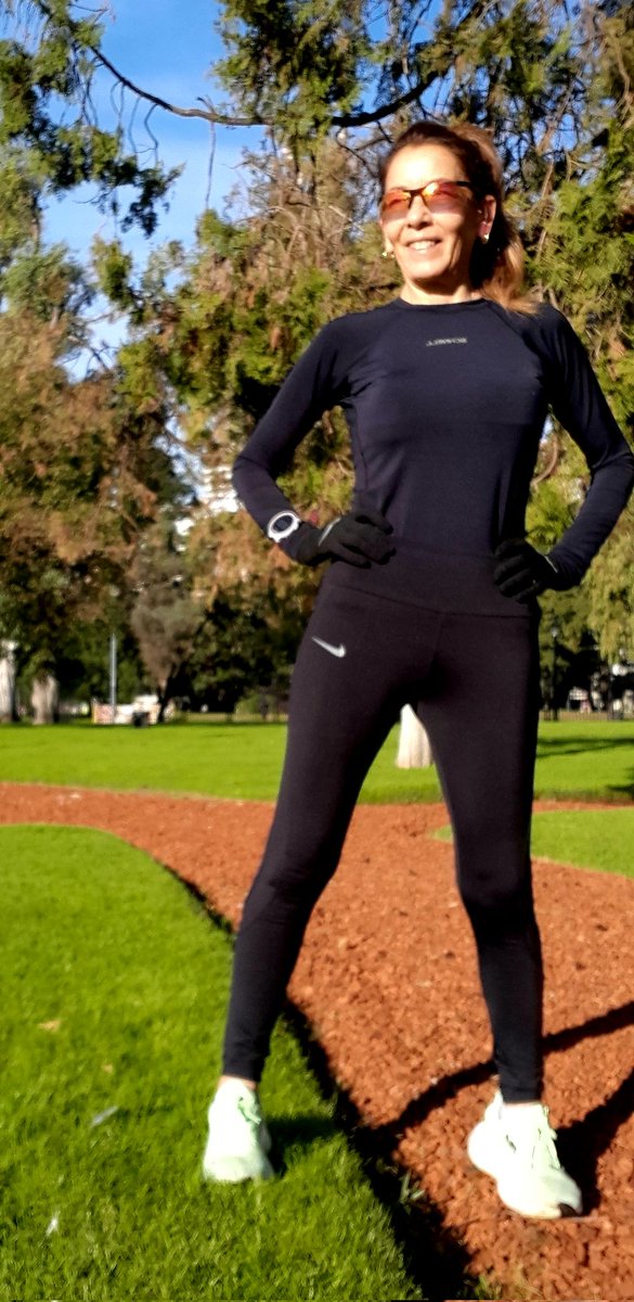 Correr es lo único que me ha roto y reconstruido el mismo día.
Progresivo 🙋🏻‍♀️🏃‍➡️🏃🏼‍♀️‍➡️