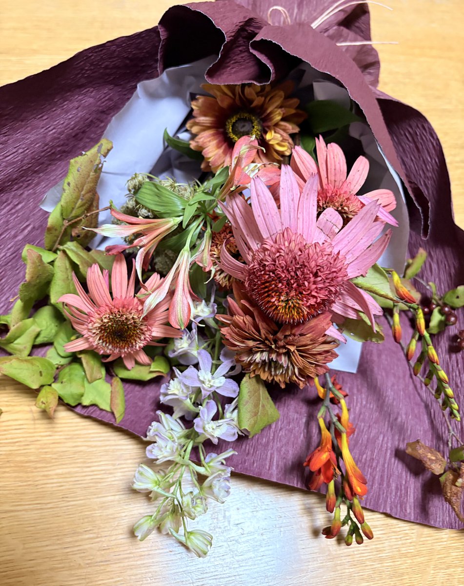 moinmoin622's tweet image. 素敵なお花もありがとうございました。
歌集の紹介の際に引用していただいた一首と。