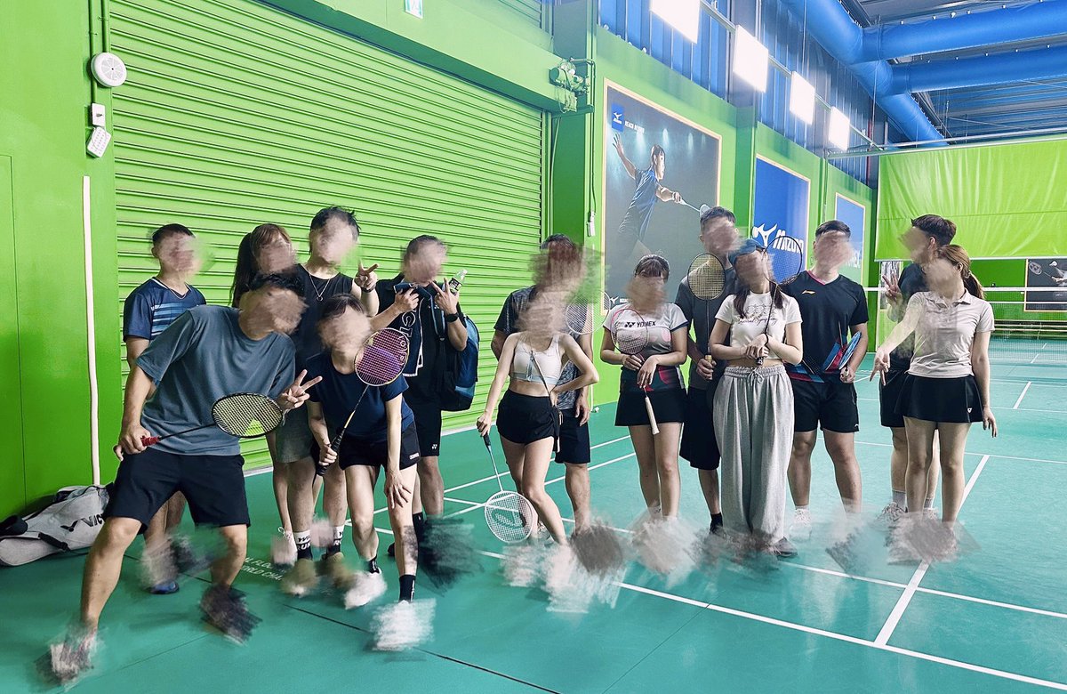 羽球團好玩的地方，高手菜雞都有
當然也有菜雞指揮高手的機會🤣

好處就是大家都很開心在玩羽球
壞處就是帥哥美女太多不知道該看誰😁
有忘記tag告訴我嘿
@Linda_randy7788 <a href="/yuu520117/">哲&悠</a> <a href="/doggy202303/">台北情侶(A&W)</a> <a href="/JustforC_140/">小C♈反差合法蘿莉-140cm小隻馬</a> <a href="/peter307610/">威/H</a>  

#夫妻聯誼