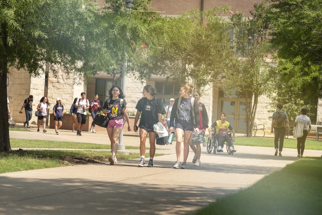 TXSTAdmissions's tweet image. From career-ready bachelor’s degrees to flexible graduate programs, #TXST Round Rock is designed to fit your busy lifestyle. Stay in the loop with @txstrrc for orientation info, advising help, and peer-led events.