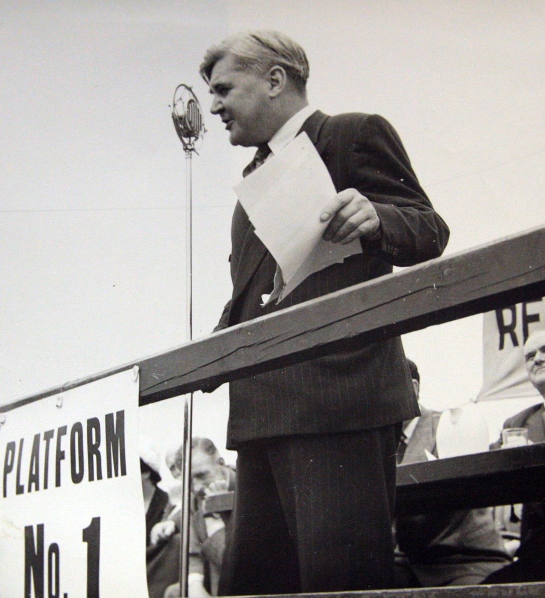DurhamGala's tweet image. Nye Bevan spoke at the #DurhamMinersGala for the seventh and final time #OnThisDay in 1959.
He said: “This movement is going to survive as a democracy, not as a bureaucracy”.
Nye passed away ten days before the following year’s Gala, at the age of 62.