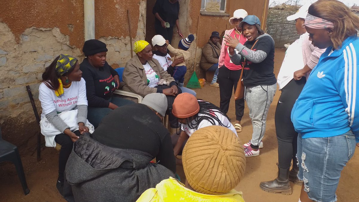 macua_sa's tweet image. WAMUA Khutsong, in collaboration with YAMUA, marked.
Mandela Day by giving back to the community in meaningful ways.

From distributing clothes to women and children, to cleaning homes for people living with disabilities, and offering warm meals. 

Our actions, no matter how…