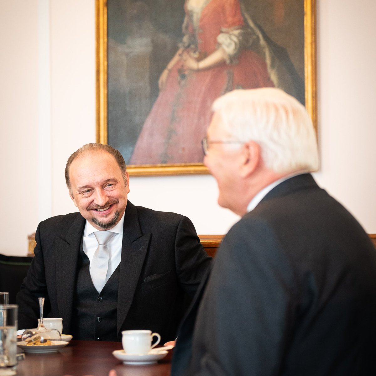 BPrSprecherin's tweet image. Willkommen in Berlin, Exzellenzen! BPr #Steinmeier hat heute die zukünftigen Botschafterinnen & Botschafter der Republik Angola, der Slowakischen Republik und der Republik Senegal zur Übergabe ihrer Beglaubigungsschreiben empfangen. Viel Erfolg bei Ihrer wichtigen Arbeit!