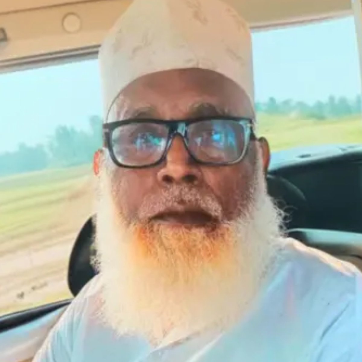 GovindYIND's tweet image. धर्मांतरण:

 भारतीय संविधान के अनुच्छेद 25 में दिए गए &quot;धर्म के प्रचार&quot;  की स्वतंत्रता को समाप्त कर देना चाहिए?

धर्म व्यक्ति के व्यक्तिगत आस्था का विषय है, न कि किसी धार्मिक संस्था की प्रचार या चिल्लाहट का :

भारत जैसे बहुलतावादी और बहुधार्मिक देश में ये वाक्य जितना सुन्दर लगता…