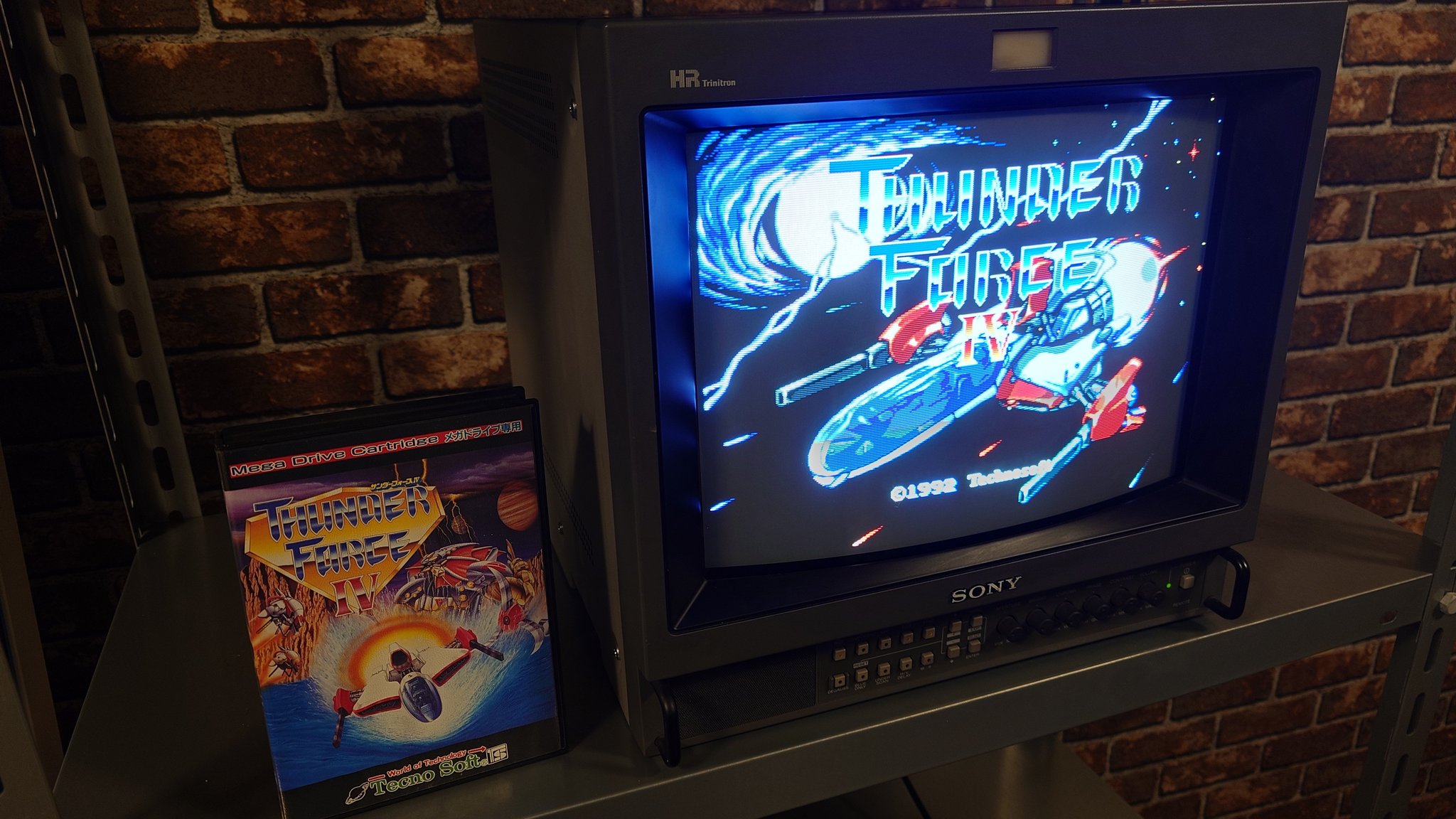 Ikegami HTM1550R ブラウン管　低時間使用　検索　SONY PVM 2024秋冬新作】 Ikegami HTM1550R ブラウン管 低時間使用 検索