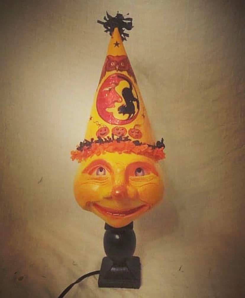 ScaryAllYear's tweet image. This vintage Halloween jack-o’-lantern lamp, glowing with a witch and cat on its hat, brings eerie charm to your spooky night! #SpookyDecor #HorrorNostalgia