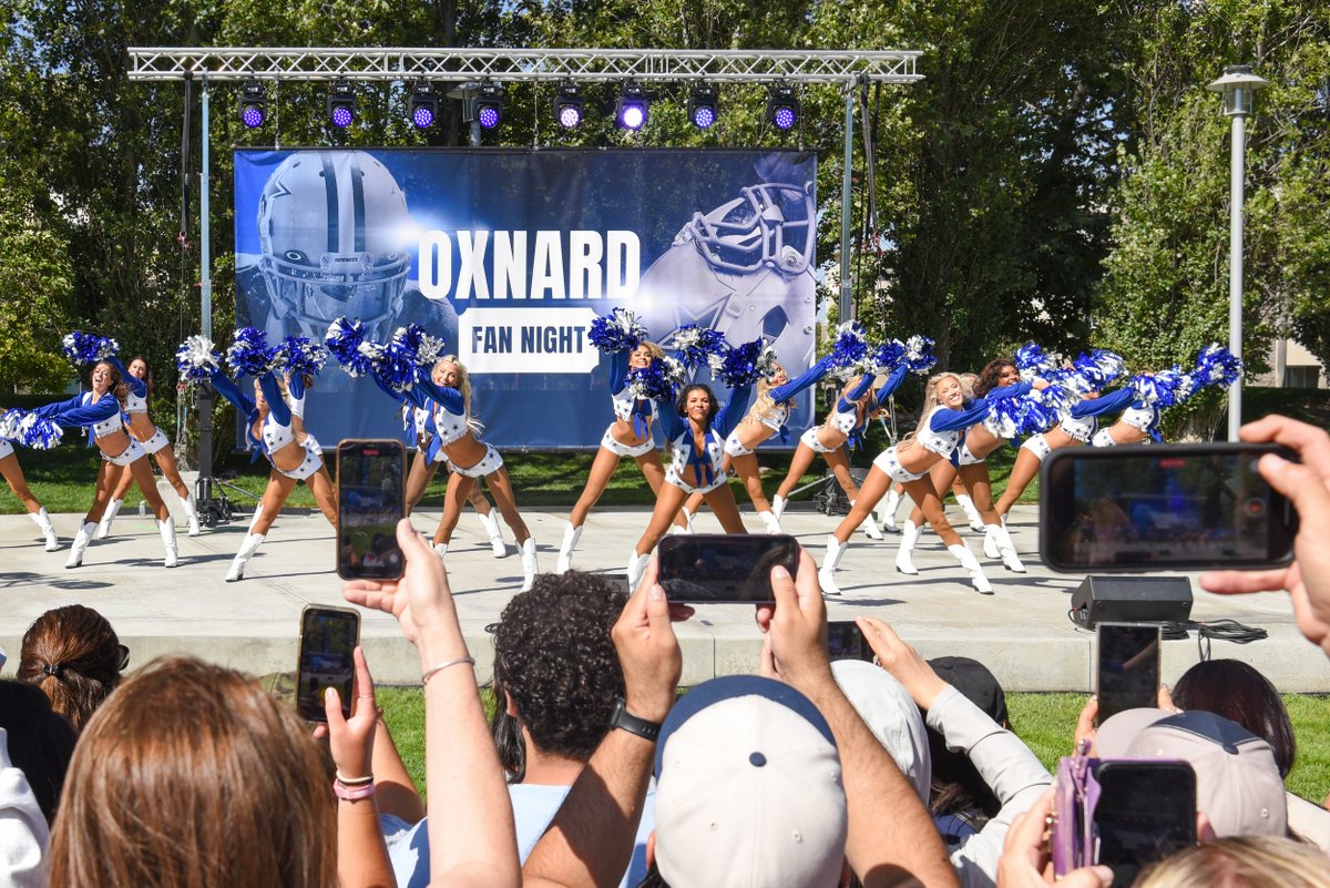 VisitOxnardCA's tweet image. 💫 They’re bold. They’re iconic. They’re bringing the sparkle back to Oxnard Fan Night.
🎀 See them light up the stage at Oxnard Fan Night 7/25 at 4pm The Collection
💃 Watch them perform live during opening ceremonies
#DallasCowboysCheerleaders #DCC #VisitOxnard #VisitCa