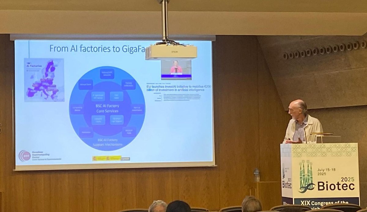SSebiot's tweet image. 🧬 Las oportunidades que ofrece la IA parra la investigación biotecnológica ha sido el tema de la última conferencia plenaria de #Biotec2025, a cargo de Alfonso Valencia @bsc_cns, con la que hemos puesto broche de oro al XIX Congreso de SEBiot.
👉 buff.ly/AbCJJSE